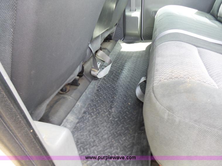 image for item L7052 2002 Ford F450 Super Duty XLT Crew Cab dump bed truck