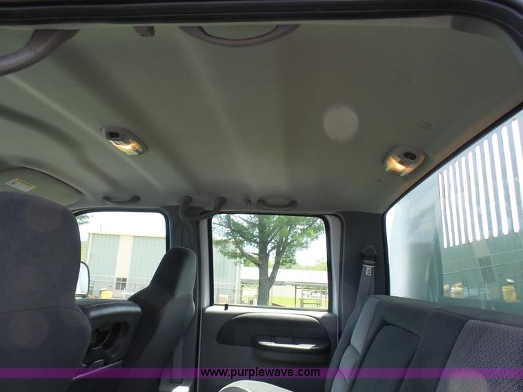 image for item L7052 2002 Ford F450 Super Duty XLT Crew Cab dump bed truck