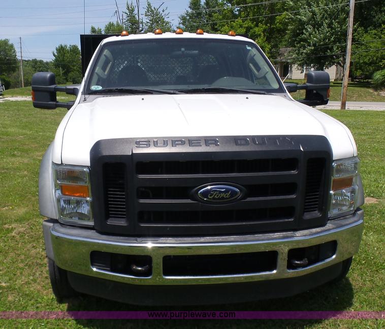 image for item L7062 2008 Ford F550 Super Duty Crew Cab flatbed truck