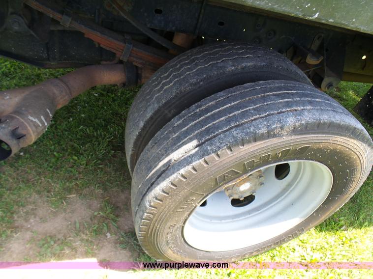 image for item L7062 2008 Ford F550 Super Duty Crew Cab flatbed truck