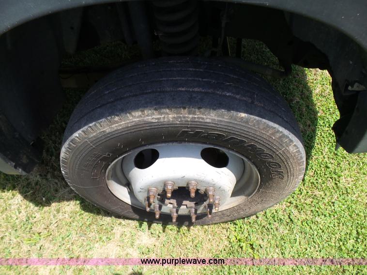 image for item L7062 2008 Ford F550 Super Duty Crew Cab flatbed truck