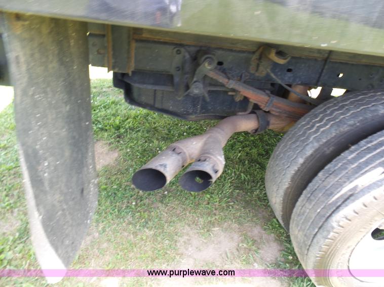 image for item L7062 2008 Ford F550 Super Duty Crew Cab flatbed truck