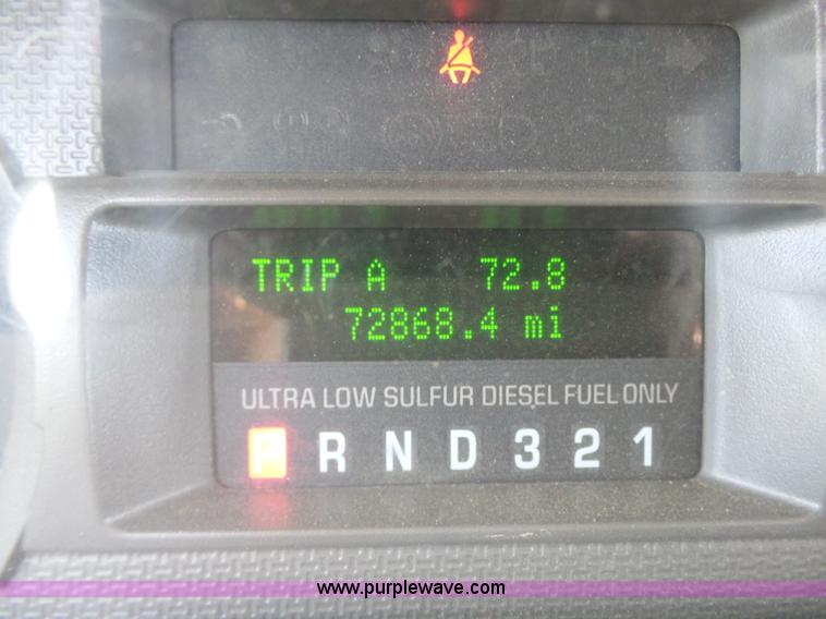 image for item L7062 2008 Ford F550 Super Duty Crew Cab flatbed truck