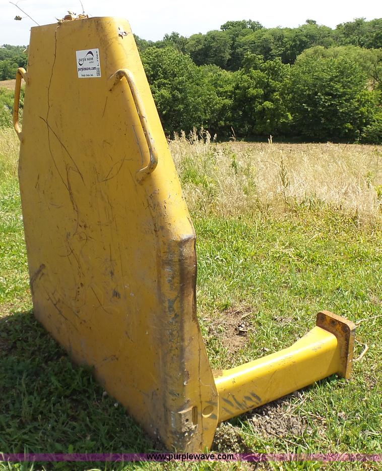 image for item L7063 Caterpillar D6H dozer ROPS