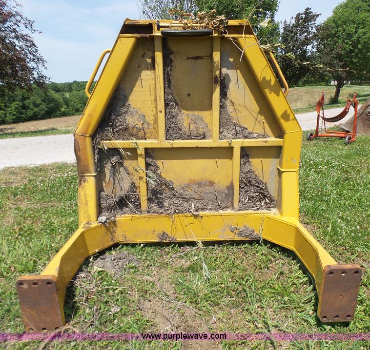image for item L7063 Caterpillar D6H dozer ROPS