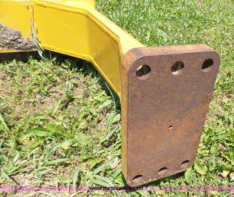 image for item L7063 Caterpillar D6H dozer ROPS