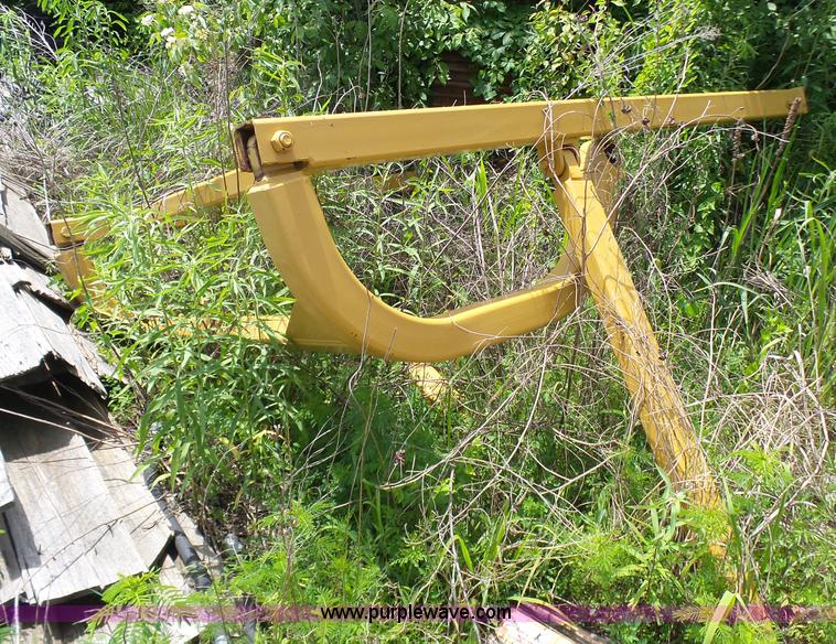 image for item L7063 Caterpillar D6H dozer ROPS