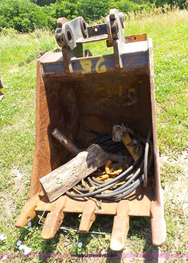 image for item L7064 CWS excavator bucket