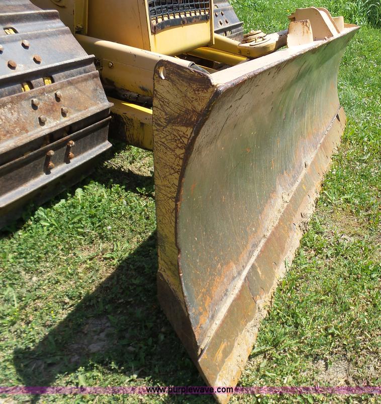 image for item L7073 1994 John Deere 650G dozer