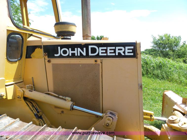 image for item L7073 1994 John Deere 650G dozer