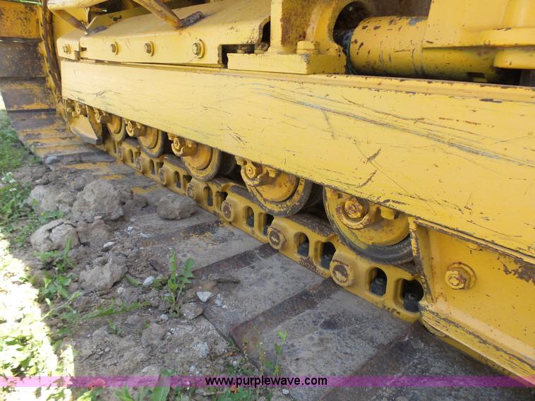 image for item L7073 1994 John Deere 650G dozer