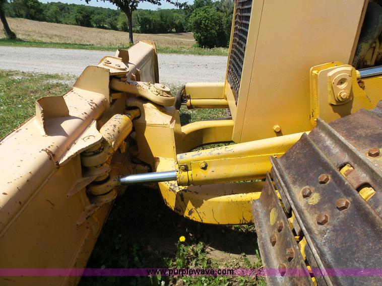 image for item L7073 1994 John Deere 650G dozer