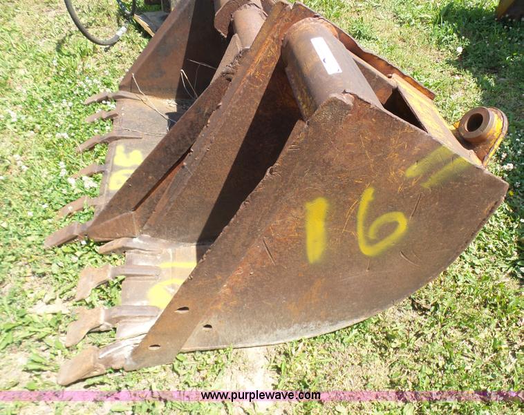 image for item N9396 Wain Roy bucket