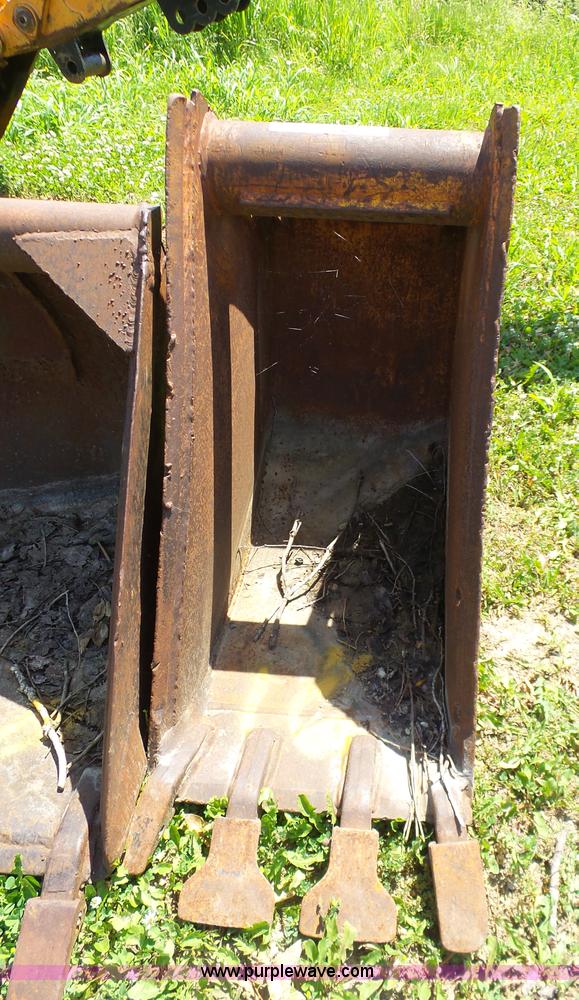 image for item N9396 Wain Roy bucket