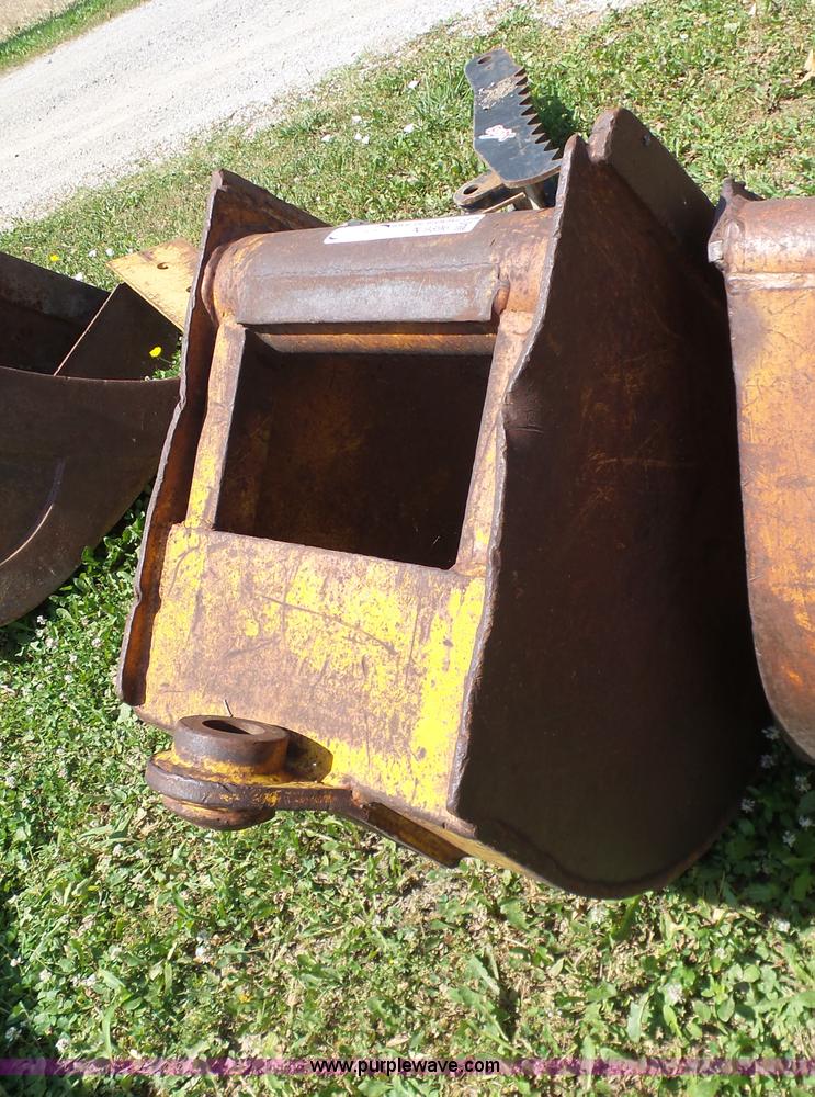 image for item N9396 Wain Roy bucket