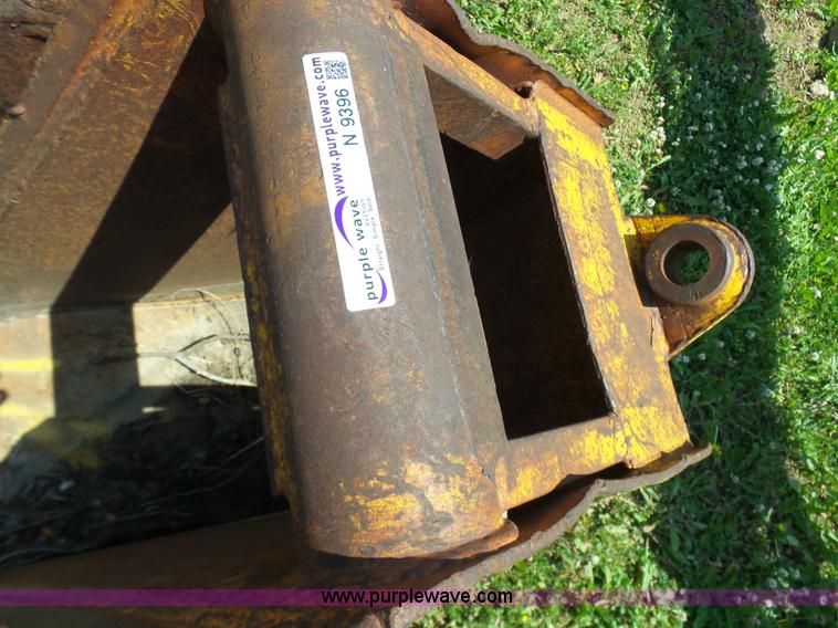 image for item N9396 Wain Roy bucket