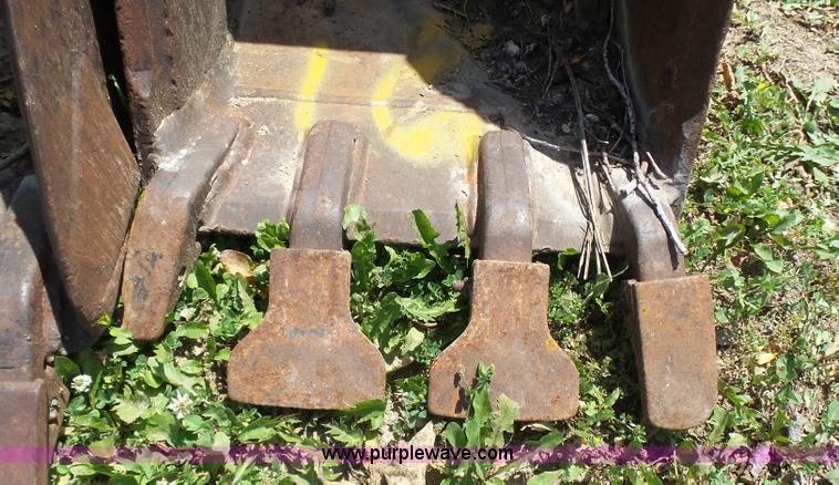 image for item N9396 Wain Roy bucket