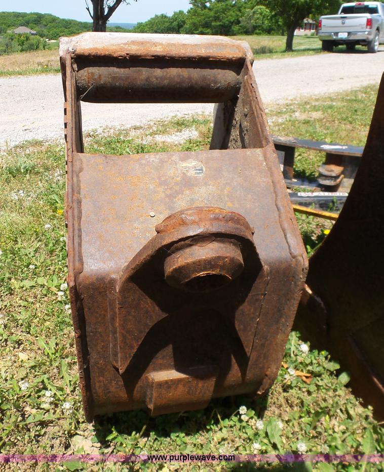 image for item N9397 Wain Roy bucket