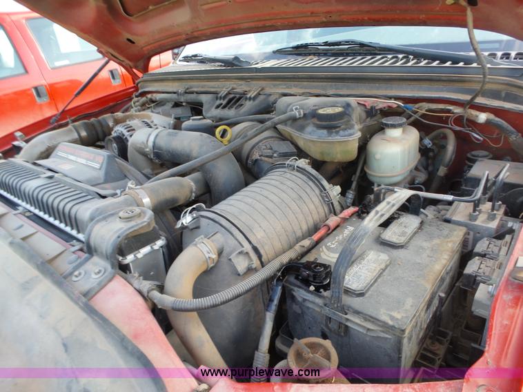 image for item AG9243 2006 Ford F350 Super Duty Ext. Cab pickup truck cab and chassis