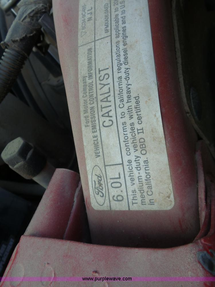 image for item AG9243 2006 Ford F350 Super Duty Ext. Cab pickup truck cab and chassis