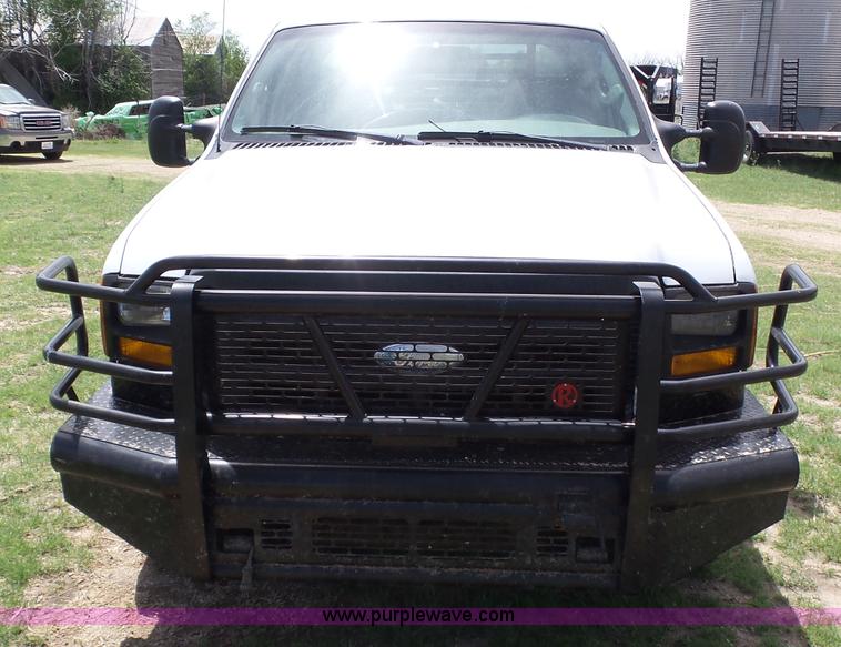 image for item AR9358 2006 Ford F350 Super Duty XL SuperCab flatbed pickup truck