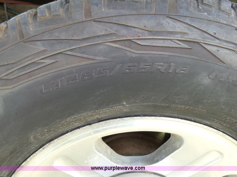 image for item AR9358 2006 Ford F350 Super Duty XL SuperCab flatbed pickup truck