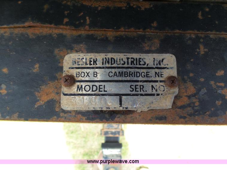 image for item AR9358 2006 Ford F350 Super Duty XL SuperCab flatbed pickup truck