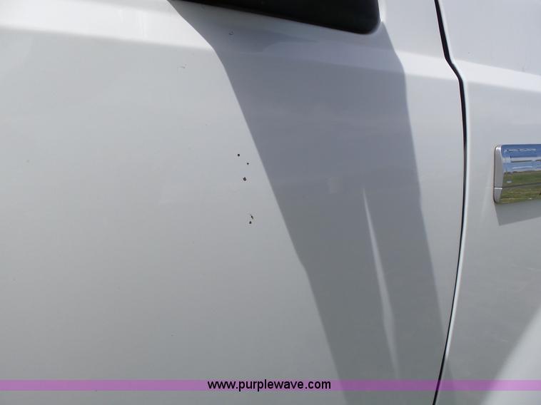 image for item AR9358 2006 Ford F350 Super Duty XL SuperCab flatbed pickup truck