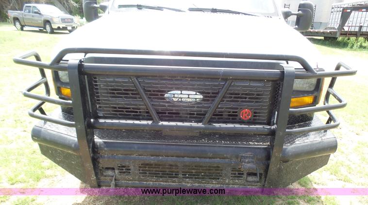 image for item AR9358 2006 Ford F350 Super Duty XL SuperCab flatbed pickup truck