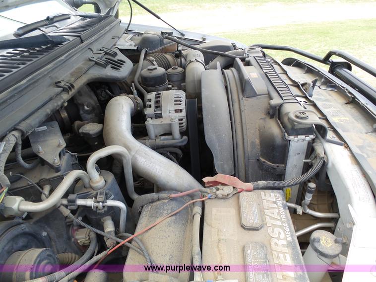 image for item AR9358 2006 Ford F350 Super Duty XL SuperCab flatbed pickup truck