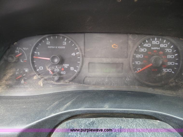 image for item AR9358 2006 Ford F350 Super Duty XL SuperCab flatbed pickup truck