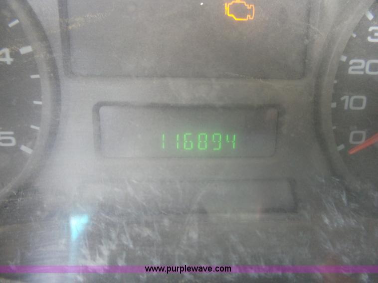 image for item AR9358 2006 Ford F350 Super Duty XL SuperCab flatbed pickup truck