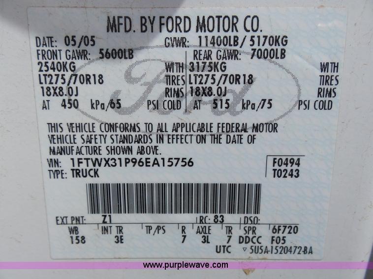 image for item AR9358 2006 Ford F350 Super Duty XL SuperCab flatbed pickup truck