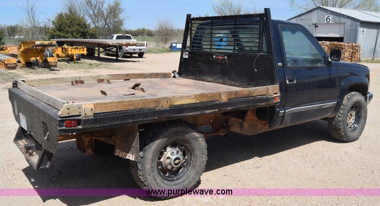 image for item BF9993 1989 Chevrolet 2500 flatbed pickup truck