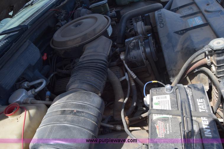 image for item BF9993 1989 Chevrolet 2500 flatbed pickup truck