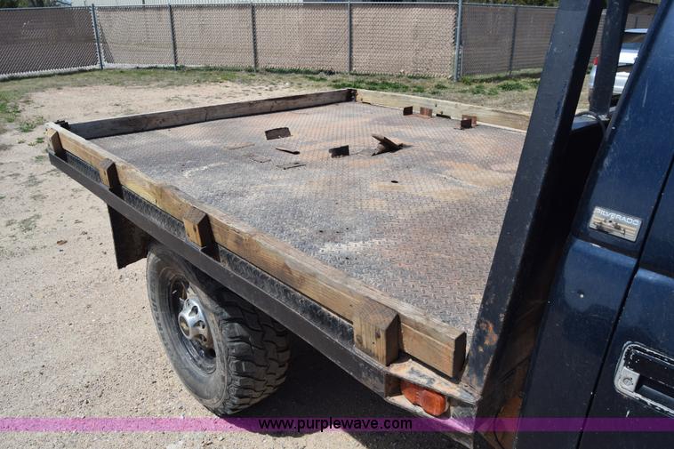 image for item BF9993 1989 Chevrolet 2500 flatbed pickup truck
