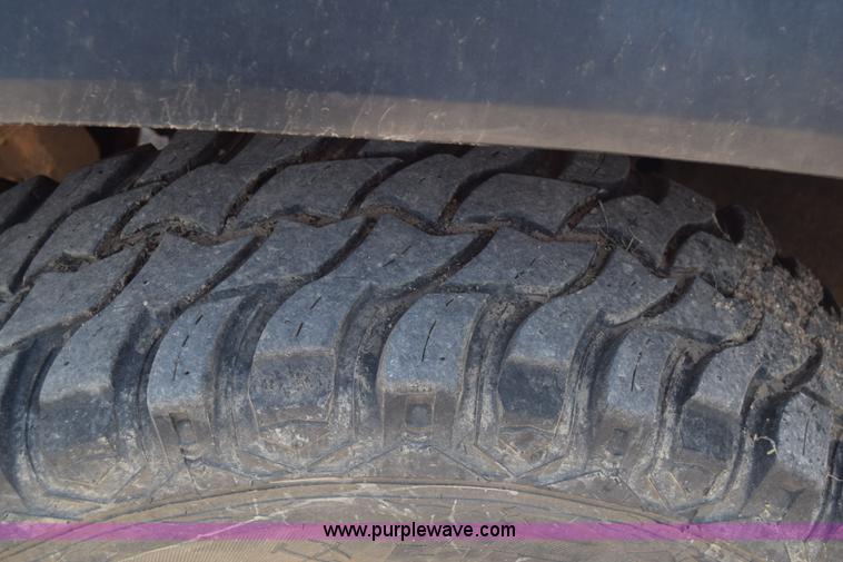 image for item BF9993 1989 Chevrolet 2500 flatbed pickup truck