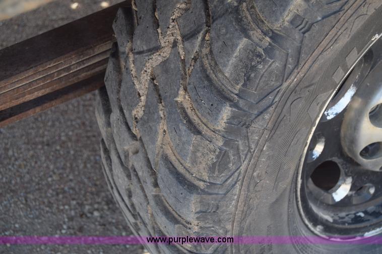 image for item BF9993 1989 Chevrolet 2500 flatbed pickup truck