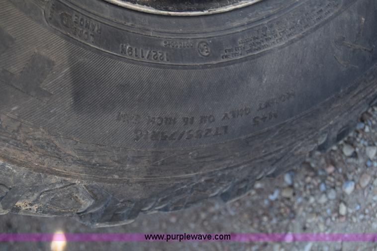 image for item BF9993 1989 Chevrolet 2500 flatbed pickup truck