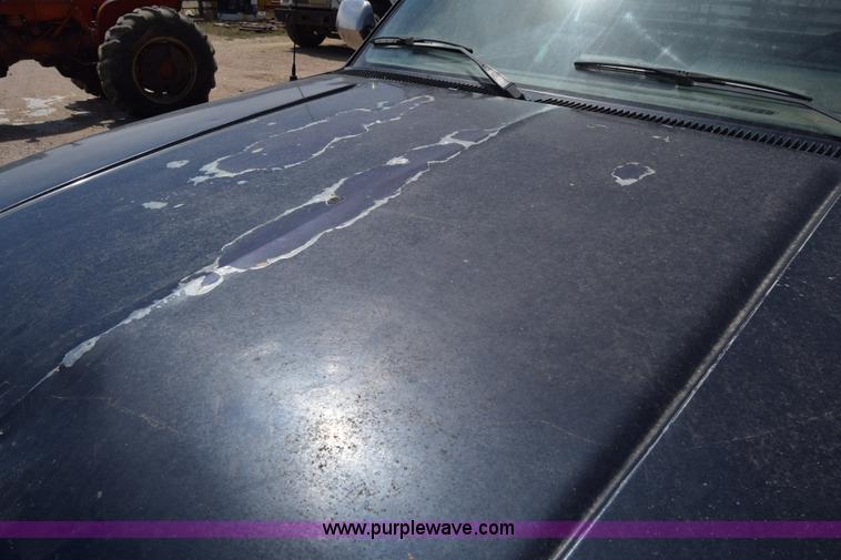 image for item BF9993 1989 Chevrolet 2500 flatbed pickup truck