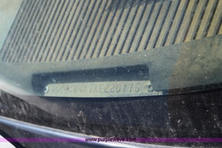 image for item BF9993 1989 Chevrolet 2500 flatbed pickup truck