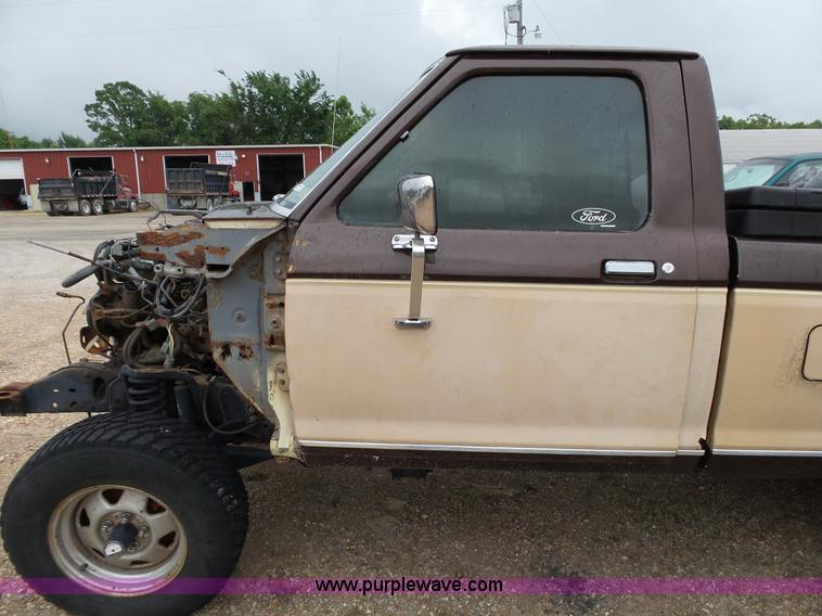 image for item BG9021 1986 Ford Ranger pickup truck
