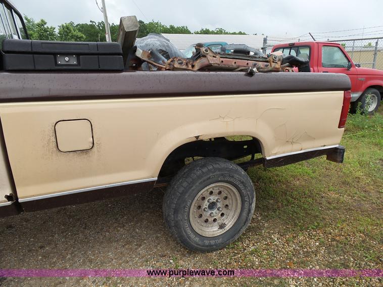 image for item BG9021 1986 Ford Ranger pickup truck