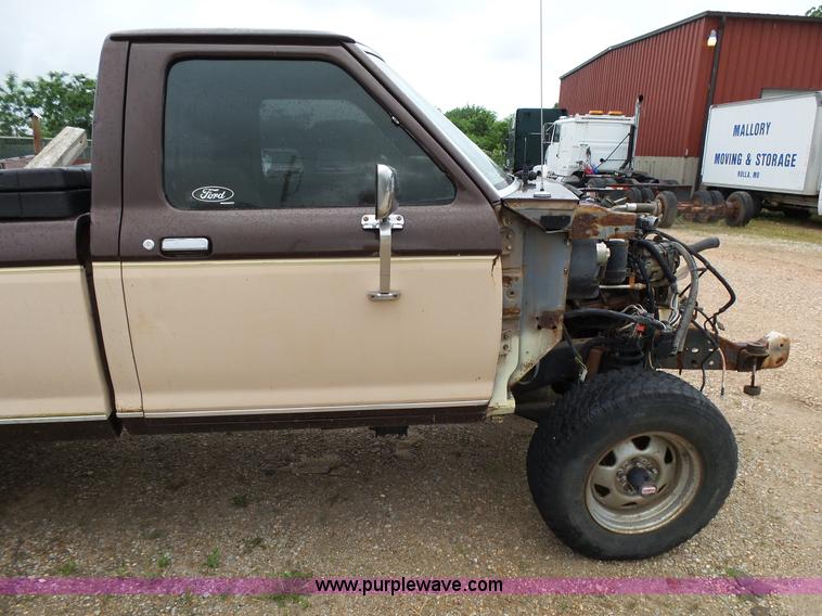 image for item BG9021 1986 Ford Ranger pickup truck