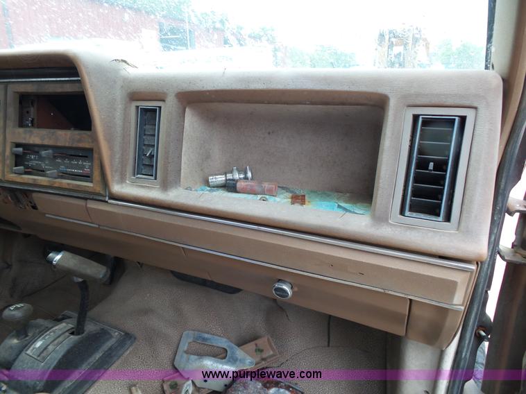 image for item BG9021 1986 Ford Ranger pickup truck