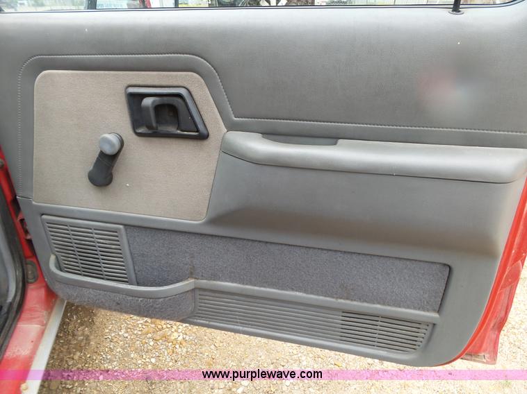 image for item BG9022 1992 Ford Ranger pickup truck