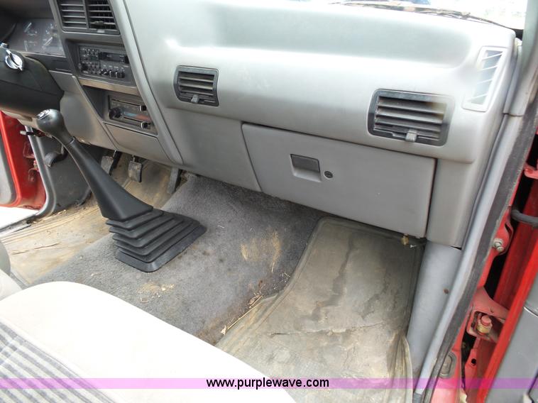 image for item BG9022 1992 Ford Ranger pickup truck