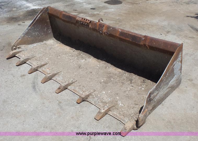 image for item BS9880 Toothed skid steer bucket