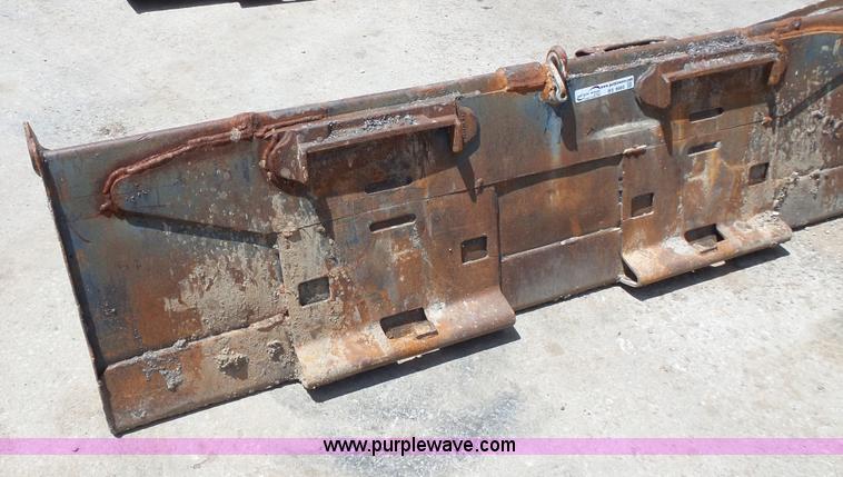 image for item BS9880 Toothed skid steer bucket