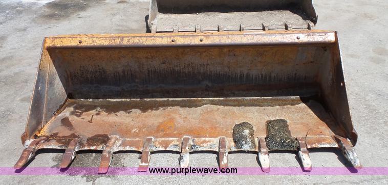 image for item BS9881 Toothed skid steer bucket
